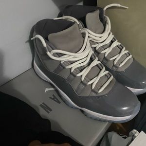 Jordan 11 cool grey size 9.5
